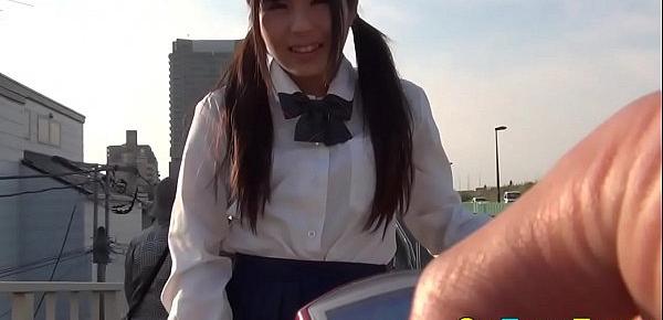  Japanese student showing